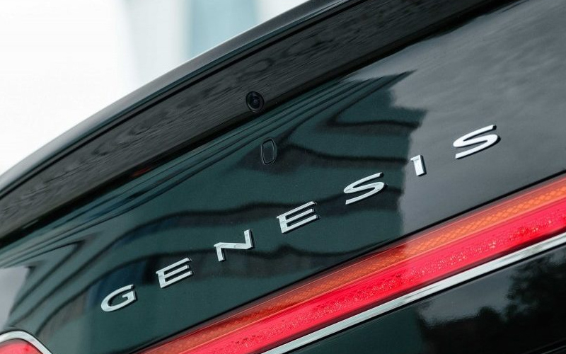 Hyundai      Genesis